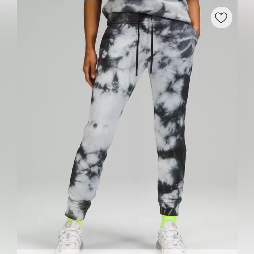 Lululemon Warm Down Jogger size 4